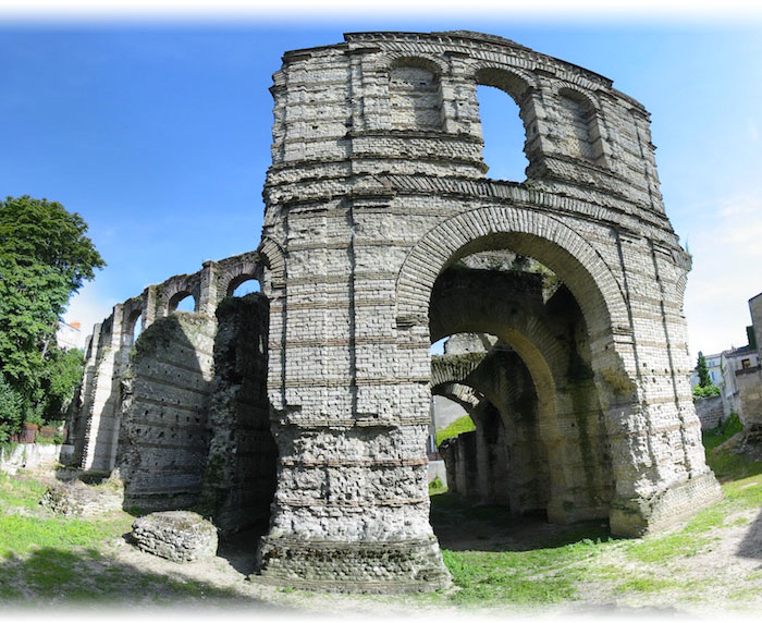 ruines palais gallien