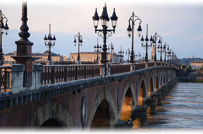 Le Pont de Pierre